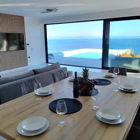 Sea Level With Beautiful View, Medveja Laurana