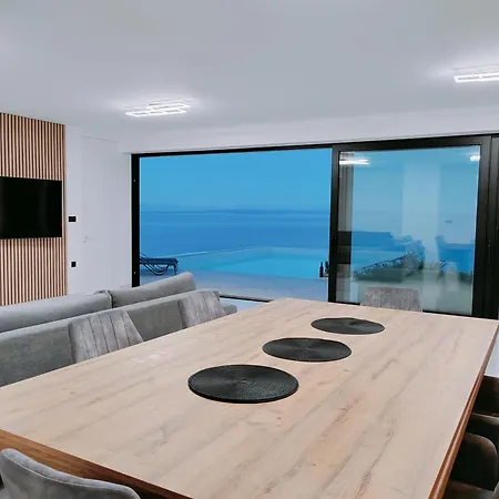 Sea Level With Beautiful View, Medveja Laurana