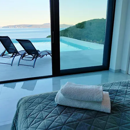 Villa Sea Level With Beautiful View, Medveja Lovran